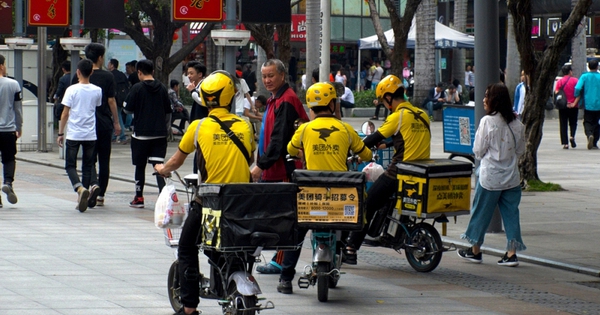 Leo thang máy, shipper giao đồ ăn kiếm tiền triệu mỗi ngày