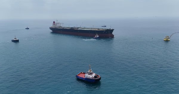 24h qua, bao nhiêu tàu có thể đi qua eo biển Hormuz?