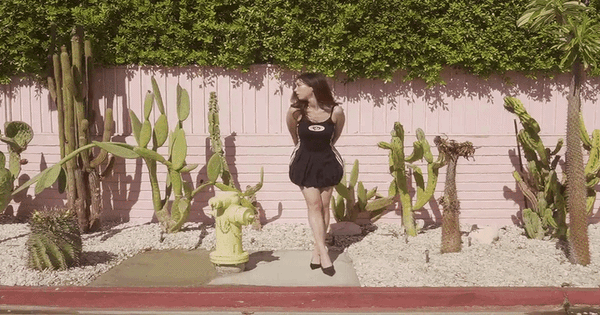 “Công chúa lai” đầu tiên của showbiz: Bị cấm hoạt động suốt 4 năm, nay làm ca sĩ mạng ra nhạc không ai nghe