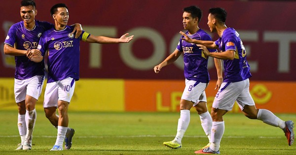 Văn Quyết bất ngờ bị treo giò sau chiến thắng và phát ngôn gây tranh cãi trước CLB Ninh Bình