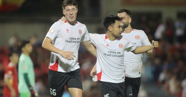 Tiền đạo Việt kiều Anh giúp CLB Công an TP HCM ngắt chuỗi thất bại