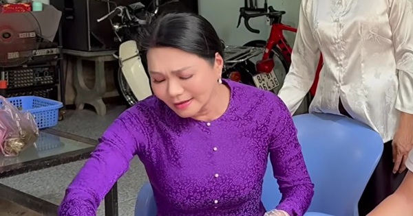 Nữ NSƯT giàu có: 