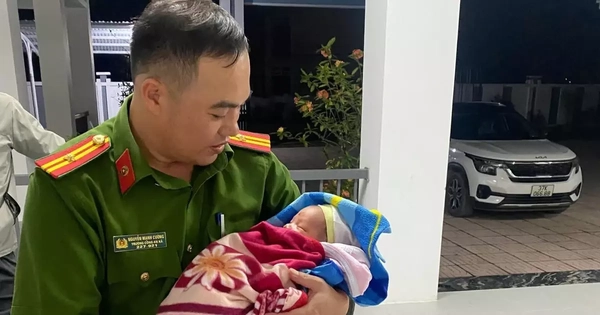 Bé trai sơ sinh bị bỏ rơi trên cầu trong đêm