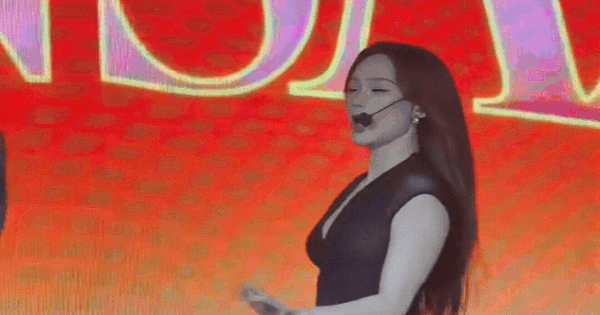 Ai đó hãy ngăn Minh Hằng lại đi!