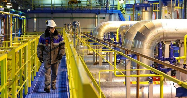 Châu Âu chính thức ngừng nhập khẩu LNG Nga theo các hợp đồng ngắn hạn