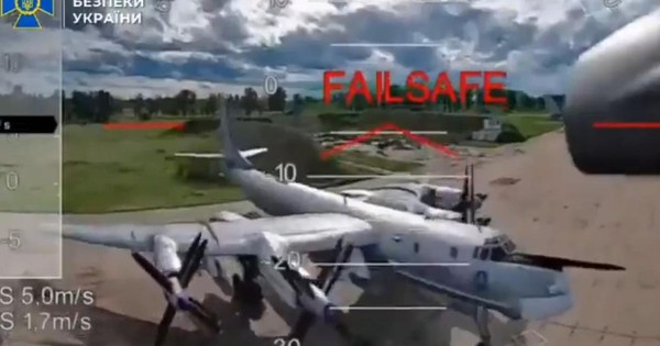 UAV Ukraine tấn công sâu vào lãnh thổ Nga gần 2.000km