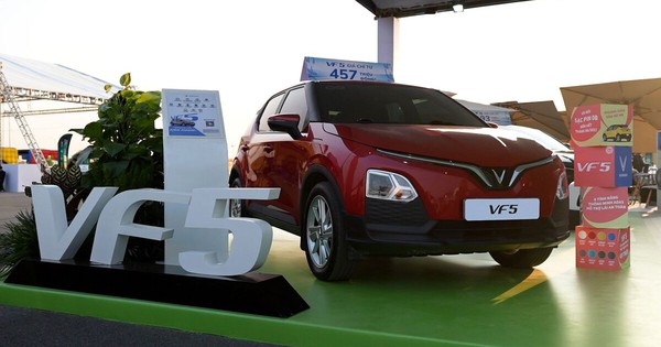 Thị trường ô tô Việt Nam bứt phá mạnh mẽ nhờ xe điện