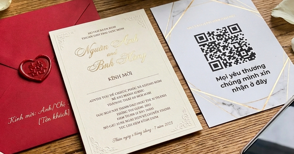 Vô duyên khi để mã QR chuyển khoản trong thiệp cưới
