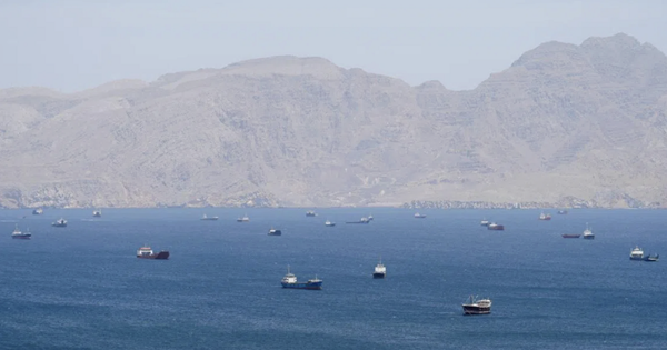 Lô hàng khí đốt tự nhiên hóa lỏng đầu tiên vượt eo biển Hormuz