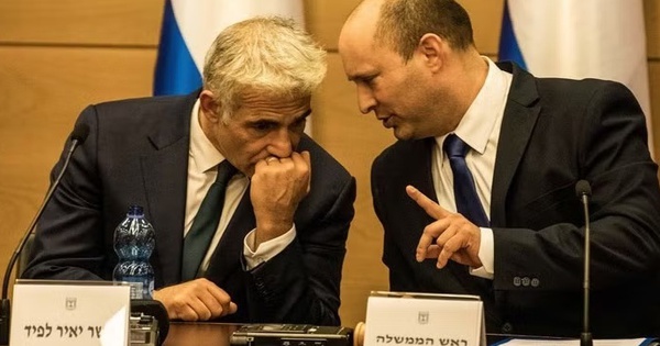 Các cựu Thủ tướng Israel cùng nhau chống lại ông Netanyahu