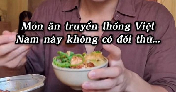 Bị mẹ giục về nước, khách Nhật xin nán lại vì bận đánh bay 5 bát cơm Việt