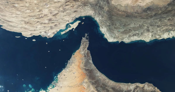 Iran báo tin không thể vui hơn về eo biển Hormuz