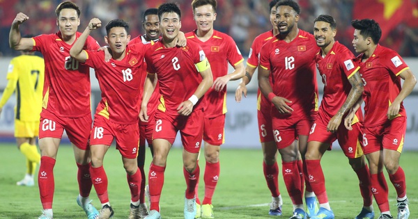 Báo Trung Quốc thốt lên 2 từ khi ĐT Việt Nam thăng hoa vượt bậc