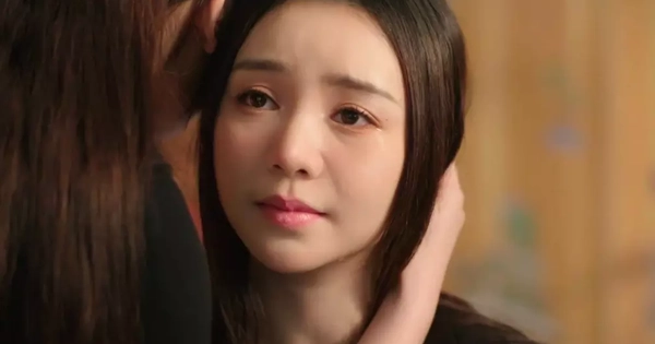 Khán giả phẫn nộ vì Quỳnh Kool khóc 'lụt' phim, đạo diễn nói gì?