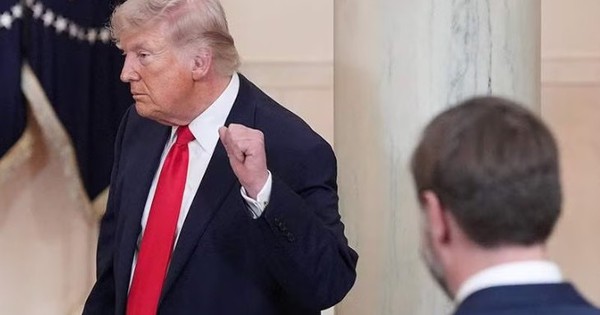 Chuyên gia ngôn ngữ cơ thể giải mã cách ông Trump nói về Iran