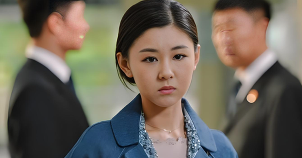 Mỗi lần họp gia đình, nhìn chồng đứng khép nép nói chuyện với em rể mà tôi thấy ngượng hộ