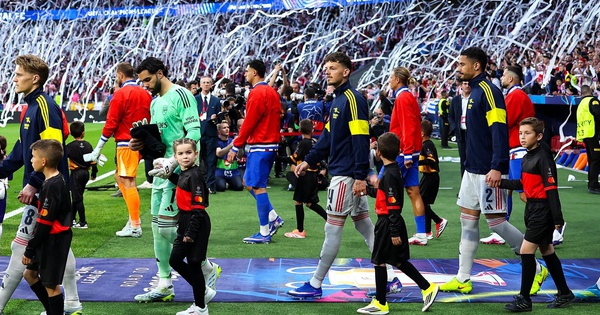 Trận Atletico Madrid hoà kịch tính Arsenal trắng xoá vì giấy vệ sinh