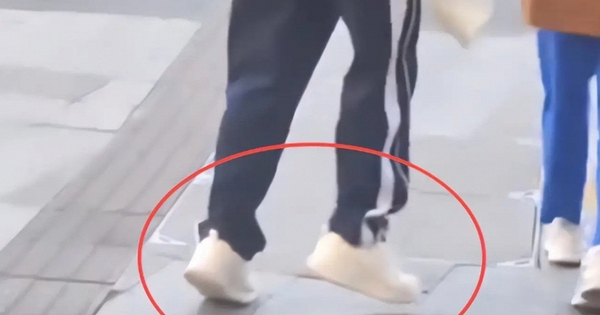 Bức ảnh đôi giày khiến nhiều cha mẹ thở dài ngao ngán: Có con cái như này, về già sẽ khổ!