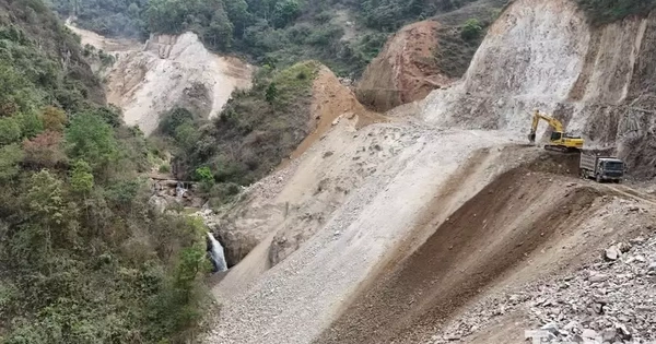 Hai công nhân bị vùi lấp tại dự án đường nối với cao tốc Nội Bài - Lào Cai