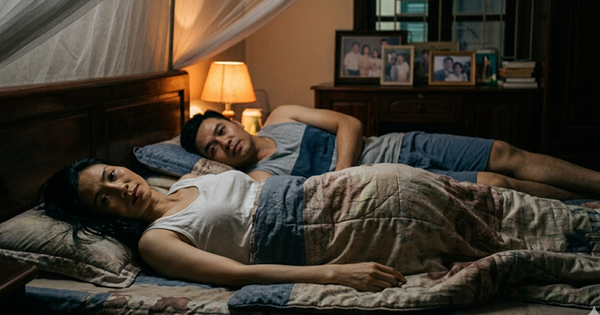 Lấy chồng kém 7 tuổi bất chấp ngăn cản, 10 năm sau, tình cờ nghe được cuộc trò chuyện mà tôi như "bị sét đánh"