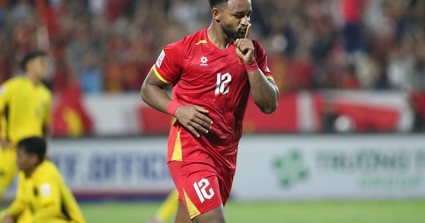 Trang web quốc tế vinh danh Xuân Son và Hoàng Hên, gây bất ngờ với ngôi sao Malaysia