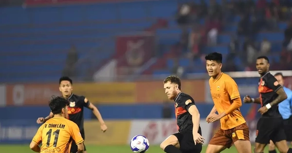 Vòng 17 V-League, HA.GL - Ninh Bình: Đôi bạn cùng khó