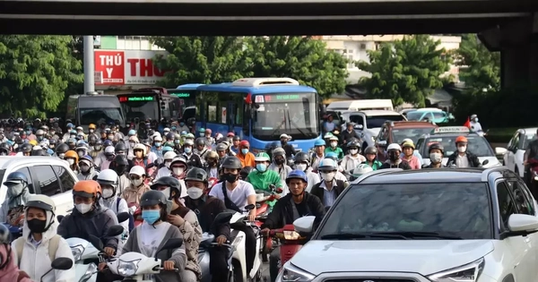 TPHCM miễn phí xe buýt: 'Cú hích' để người dân rời xe cá nhân?