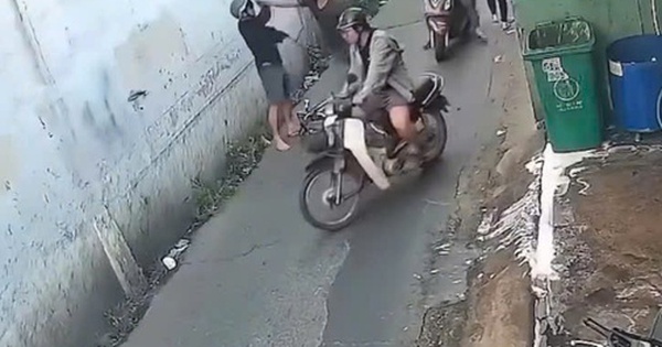 TPHCM: Clip hơn 120 giây ghi cảnh người đàn ông gây va chạm rồi đánh dã man người can ngăn