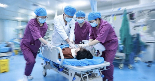 Cô gái 26 tuổi đau họng vào viện nhưng 1 tiếng sau qua đời, bác sĩ cảnh báo: “Đừng xem nhẹ biểu hiện giống cảm cúm, viêm họng”