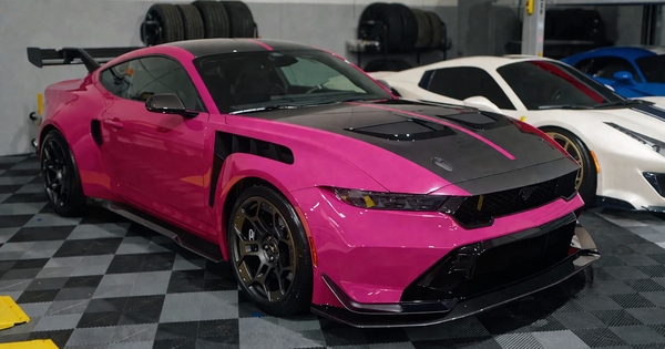 Chê Porsche 911 GT3 RS 'rác', đại gia Mỹ đặt mua Ford Mustang GTD màu của Porsche để bỏ tức