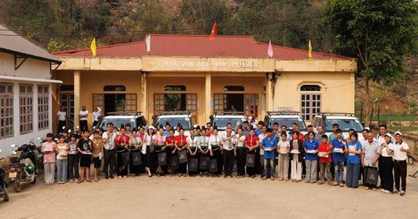 Nhật ký hành trình từ trái tim: Vượt hiểm trở, thắp khát vọng lớn nơi vùng cao