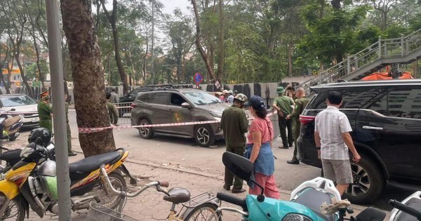 Hà Nội: Hành khách dùng dao đâm tài xế taxi, phải đi cấp cứu, hé lộ về người gây ra chuyện