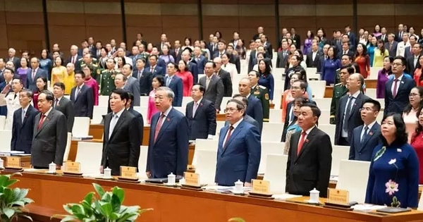 Quốc hội họp riêng, bầu và phê chuẩn các chức danh lãnh đạo cấp cao của Nhà nước