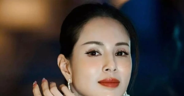 Số tiền nghệ sĩ nhận được khi bán hàng giả