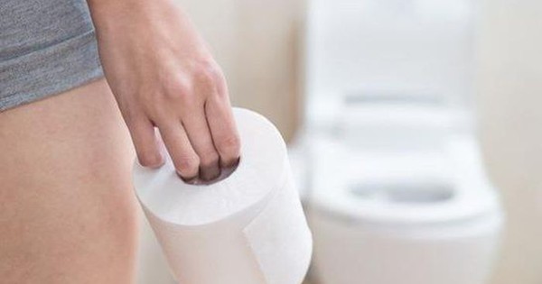 Ngồi xổm hay lót giấy cũng “vô dụng”? Sự thật về nhà vệ sinh công cộng khiến ai cũng giật mình