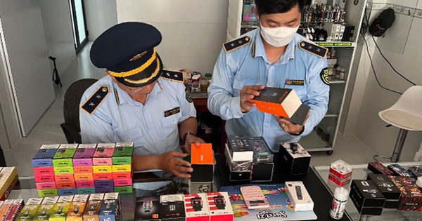 Hút thuốc lá điện tử bị phạt tới 5 triệu đồng