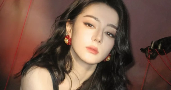 Mỹ nhân đè bẹp Địch Lệ Nhiệt Ba