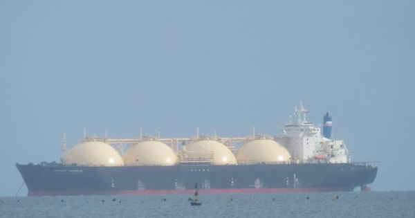 Thêm 2 tàu LNG của quốc gia đồng minh Mỹ âm thầm đi qua eo biển Hormuz, hướng thẳng đến một nước châu Á