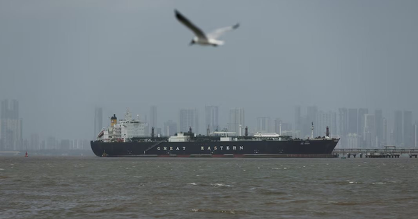 Được xét không thù địch, 2 tàu chở khí đốt treo cờ 1 nước châu Á ‘ung dung’ vượt eo biển Hormuz, nâng tổng số lên 8 tàu an toàn về nước