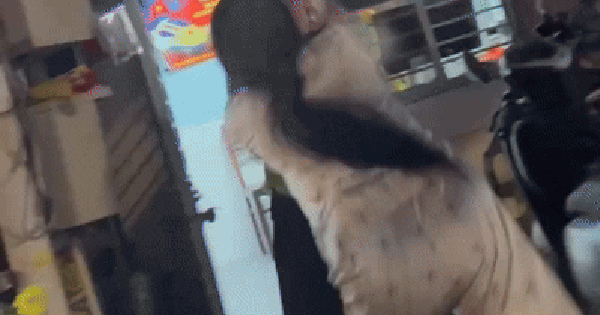 CLIP: Hai nữ gác chắn ở Đà Nẵng bị hành hung khi làm nhiệm vụ