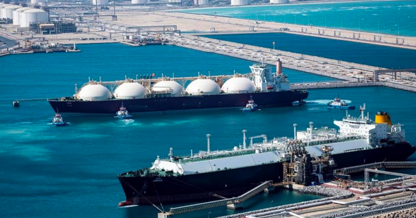 Tàu chở LNG của quốc gia đồng minh Mỹ đang vượt eo biển Hormuz để đến Trung Quốc bất ngờ quay đầu, không thể di chuyển