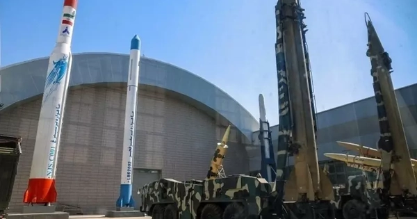 Iran tuyên bố ‘chiến thắng lịch sử’ trước Mỹ, công bố đề xuất 10 điểm