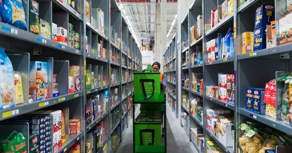 Ngày tàn của nhân viên bán lẻ có đang đến: Siêu thị 33 triệu USD của Amazon với 250.000 mặt hàng nhưng vận hành phần lớn bằng AI và robot
