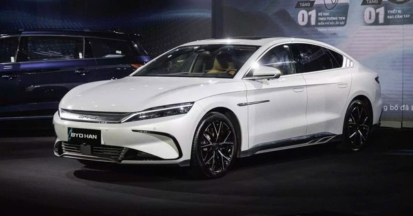 Thăm 1 nhà máy phụ tùng ô tô Trung Quốc, CEO Honda nói thẳng: 'Chúng ta không có cơ hội đối đầu'