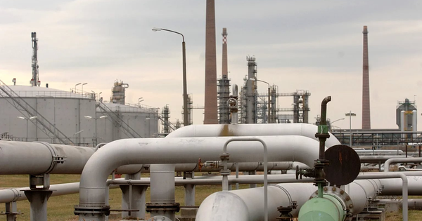 Quốc gia EU phụ thuộc tuyệt đối vào dầu Nga vừa bất ngờ xoay trục nhập 500.000 tấn dầu từ Mỹ