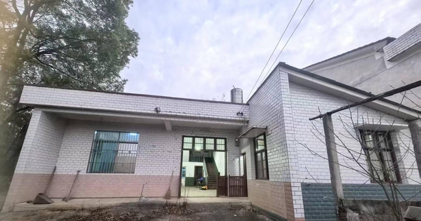 Về quê dịp Thanh Minh, nhìn căn nhà cũ của bố mẹ, tôi nhận ra: Có những thứ không cần mua mới vẫn đủ đầy