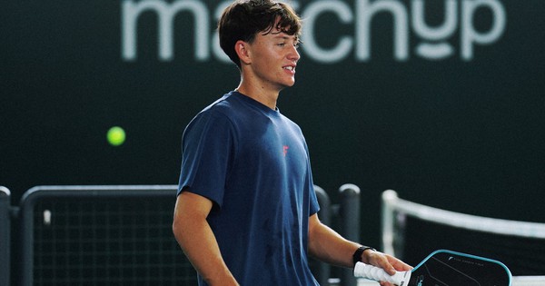 Bắt gặp ngôi sao pickleball Patriquin đi "xé vé" tại TP.HCM