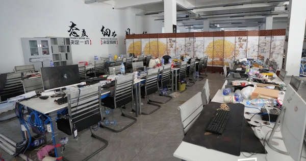 Bên trong hang ổ khổng lồ nơi 10.000 