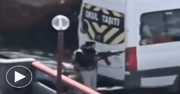 Nã đạn điên cuồng trước lãnh sự quán Israel ở Thổ Nhĩ Kỳ, 3 tay súng và 1 cảnh sát thương vong