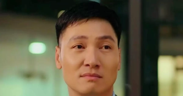 Cảnh quỳ lạy Mạnh Trường gây tranh luận